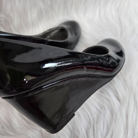 CHINESE LAUNDRY Nima Black Patent Wedge Pump Size 6.5 - Picture 3 of 11
